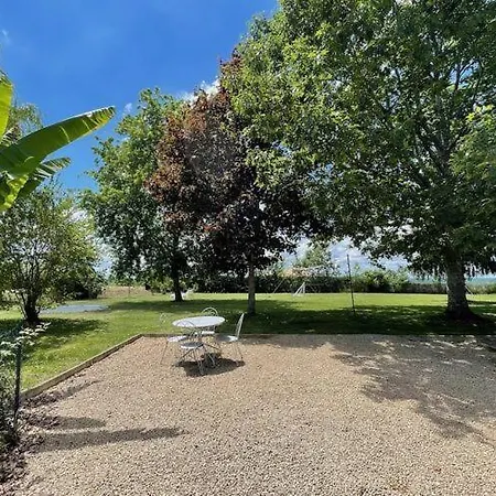 Villa Luxurious In Cazaubon With Swimming Pool