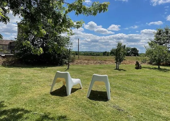 Villa Luxurious In Cazaubon With Swimming Pool Marguestau