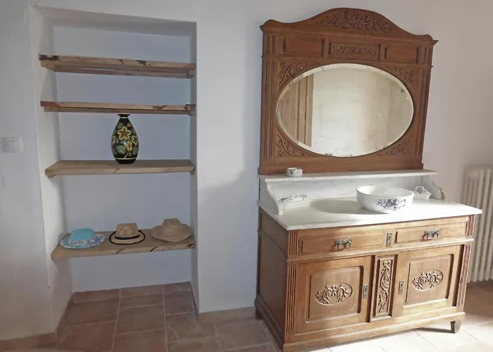 Villa Luxurious In Cazaubon With Swimming Pool