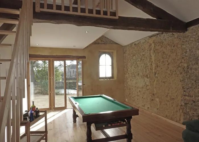 Luxurious In Cazaubon With Swimming Pool Villa *