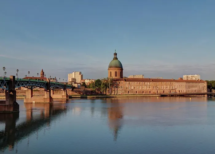 Villa Luxurious In Cazaubon With Swimming Pool